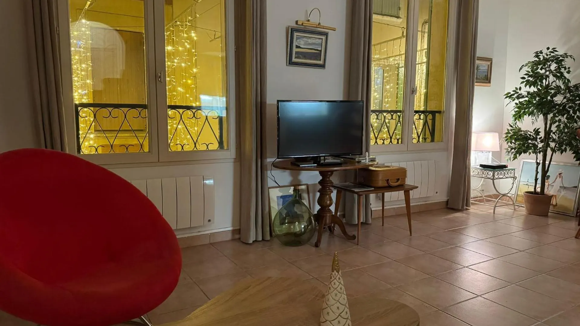 Sanary Appartement 2-4 Personnes A Deux Pas Du Port联系方式